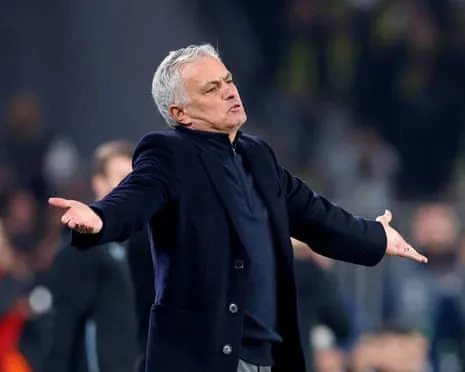The Eagles Involved in Discussions to Hire Mourinho After Dismissal of Lage