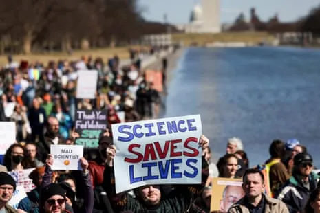 The President’s War on Scientific Research Has US Public Health Experts Stunned: ‘They Are Ignoring Science’
